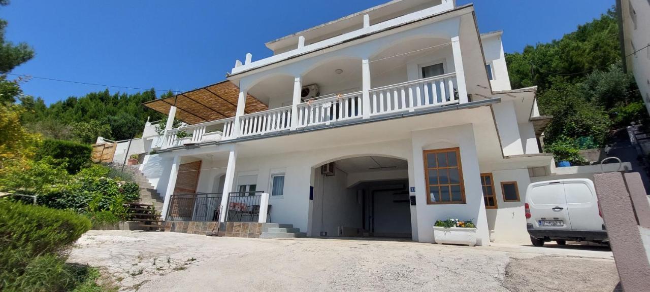Apartments Dana Omiš Eksteriør bilde